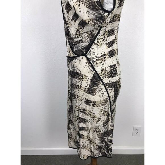 BCBGMaxAzria Print Stretch Bodycon Dress - Picture 9 of 12